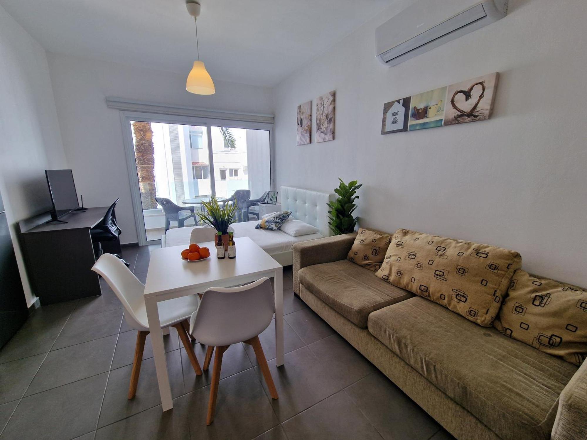 Tropical Paradise 200M From Finikoudes Beach Larnaca Luaran gambar
