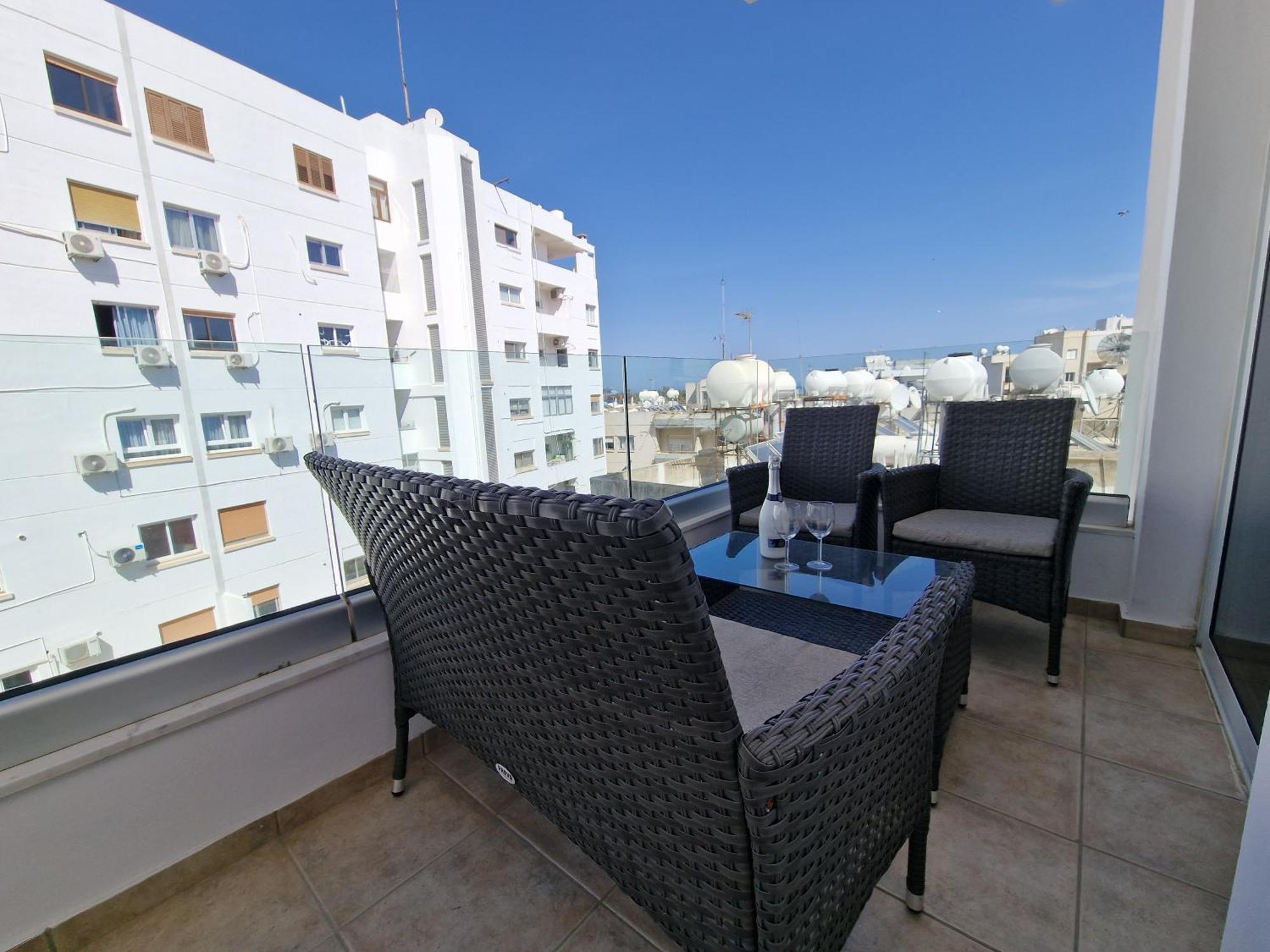 Tropical Paradise 200M From Finikoudes Beach Larnaca Luaran gambar