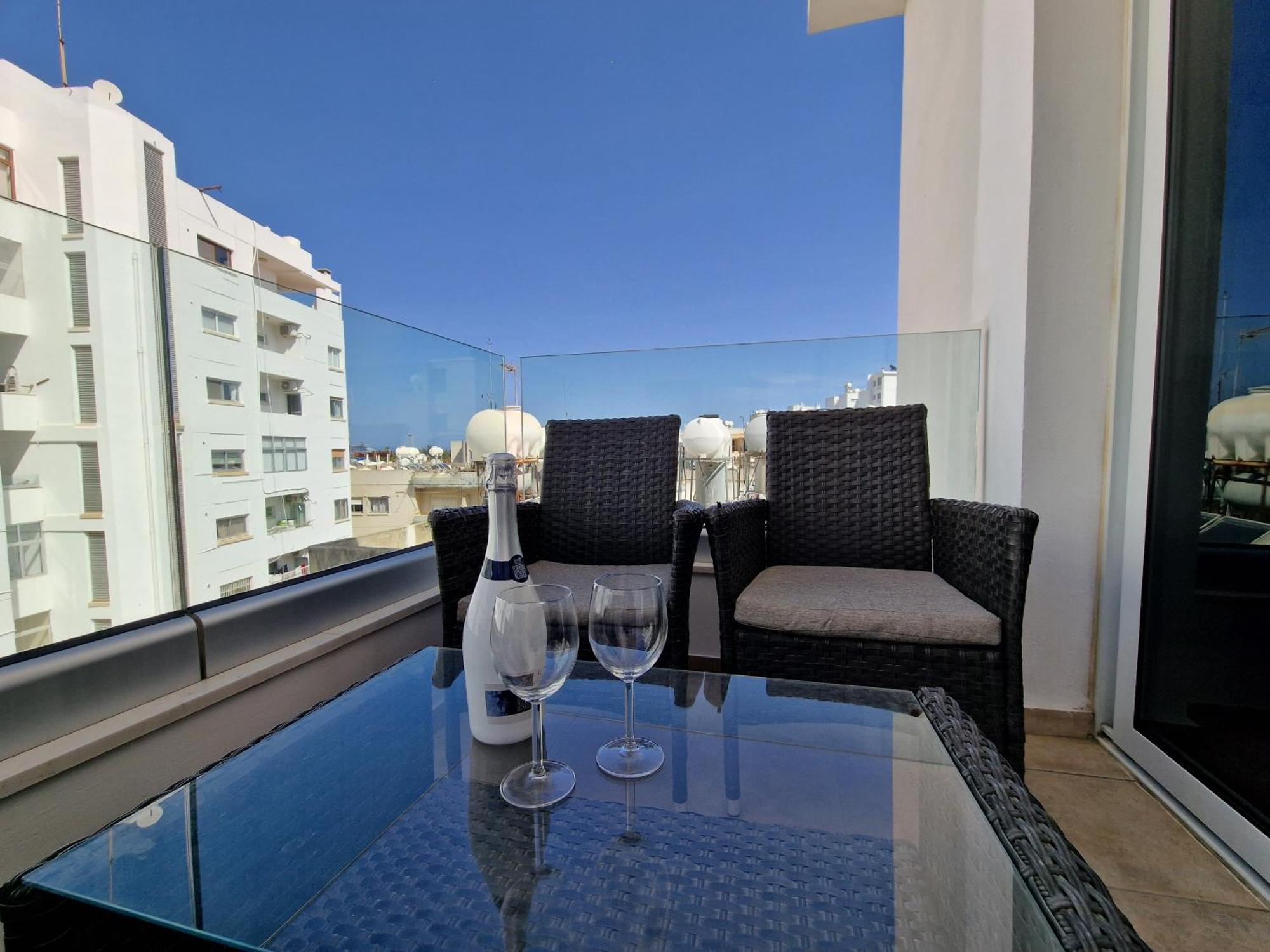Tropical Paradise 200M From Finikoudes Beach Larnaca Luaran gambar