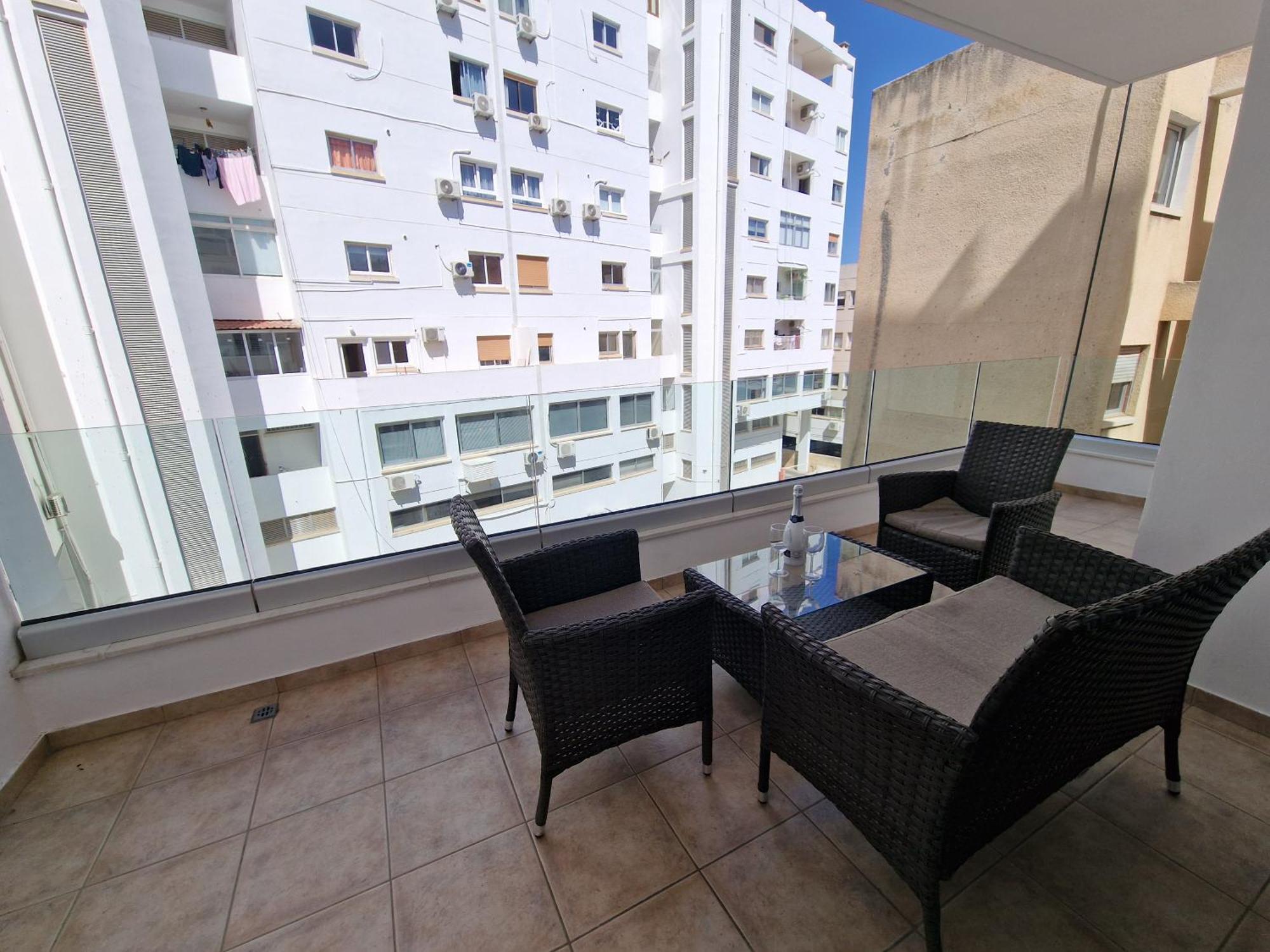 Tropical Paradise 200M From Finikoudes Beach Larnaca Luaran gambar